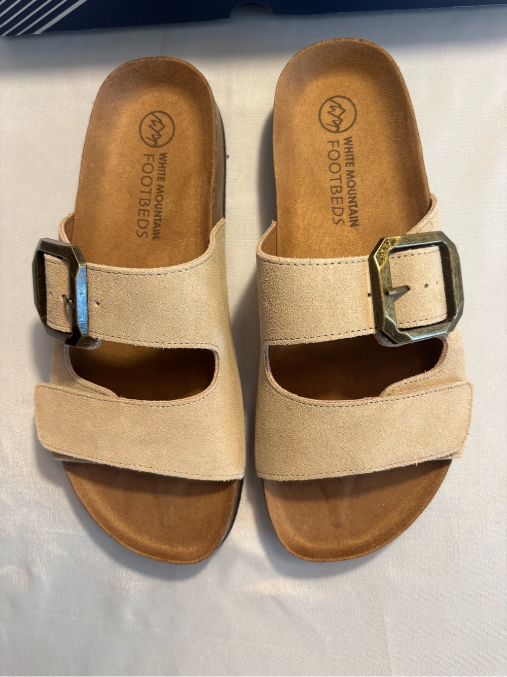 White Mountain Hayloft Beige Suede Double‑Strap Buckle Sandals 8 New - Picture 3 of 7
